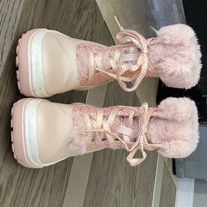 Little girls pink snow boots, size 2